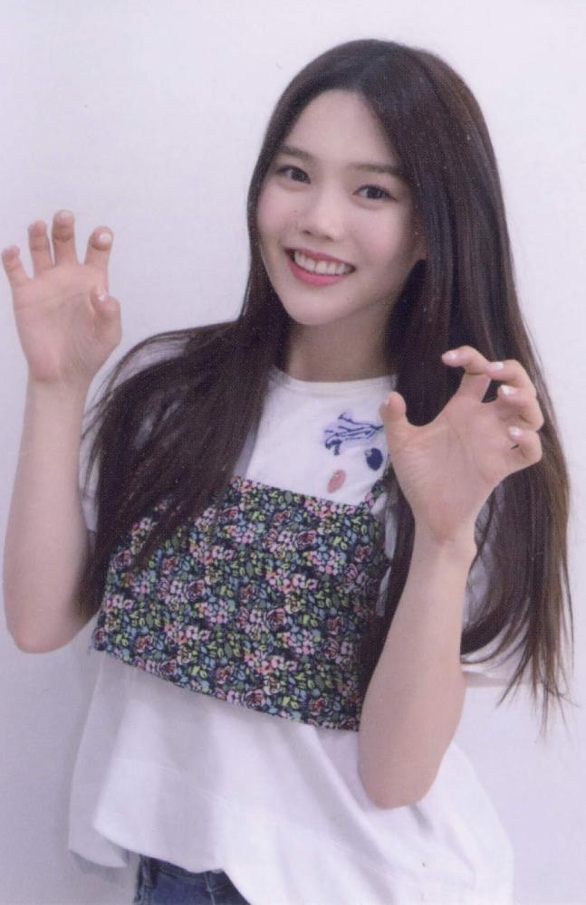 Hyojung OH MY GIRL photocard back side - Styling Card