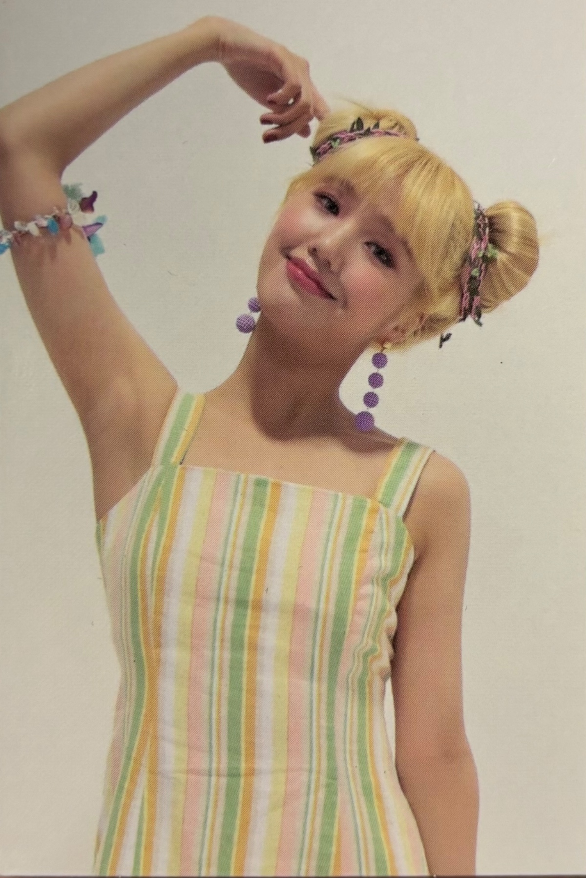 Mimi OH MY GIRL photocard back side - Styling Photocard Ver. 2