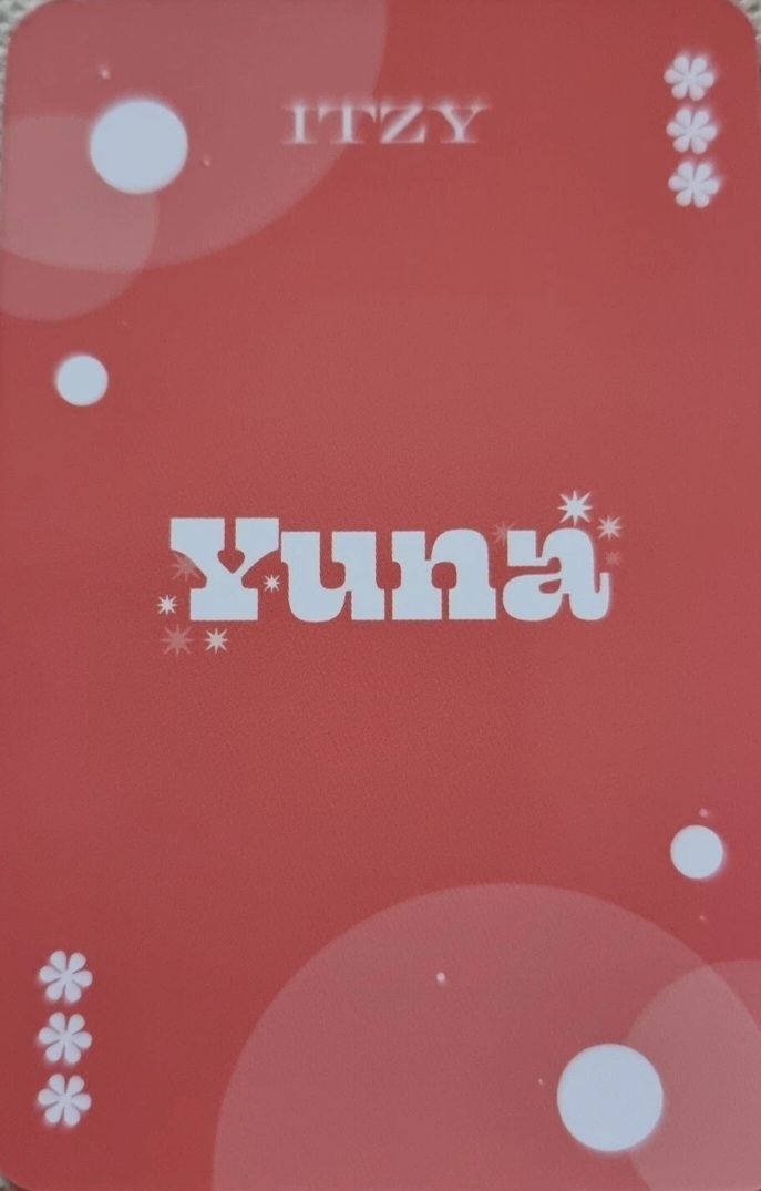 Yuna ITZY photocard back side - Set Benefit