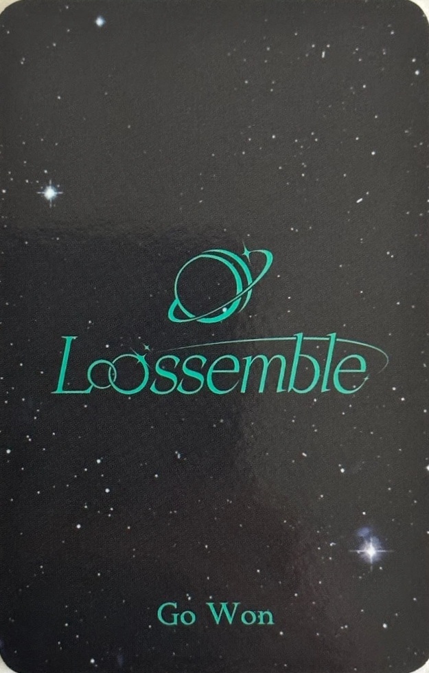 Gowon Loossemble photocard back side - Photocard