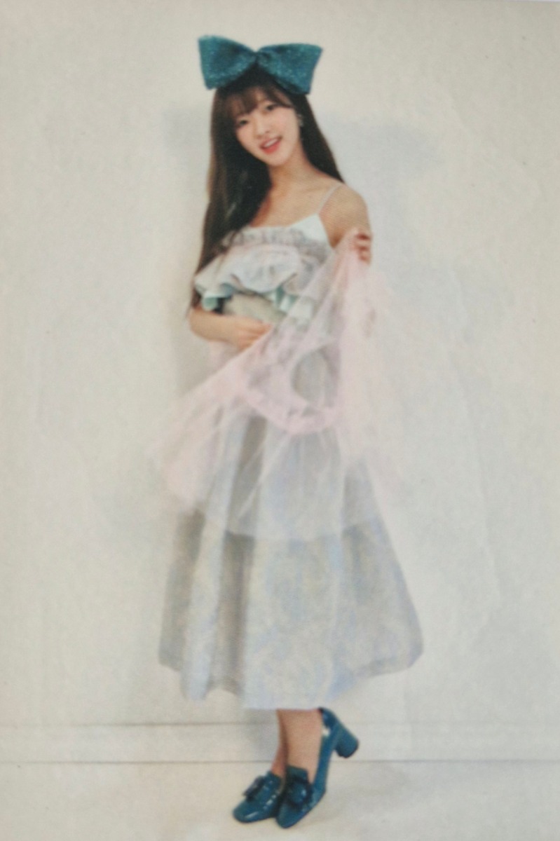 Yooa OH MY GIRL photocard back side - Accessory Photocard