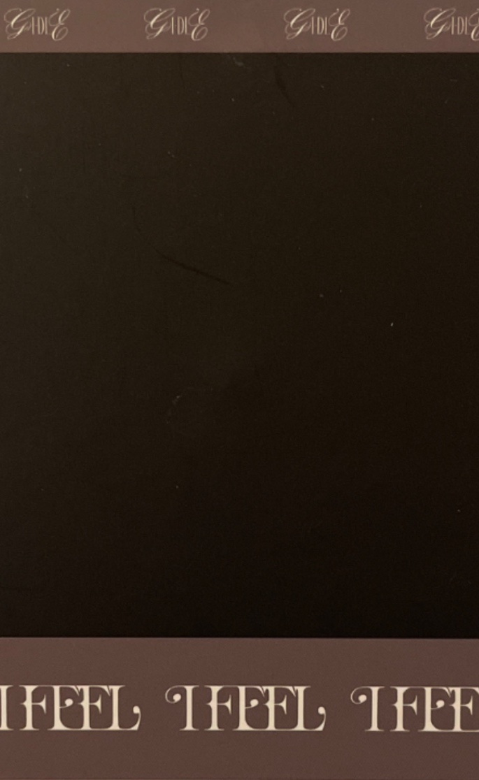 Minnie I-DLE photocard back side - Polaroid