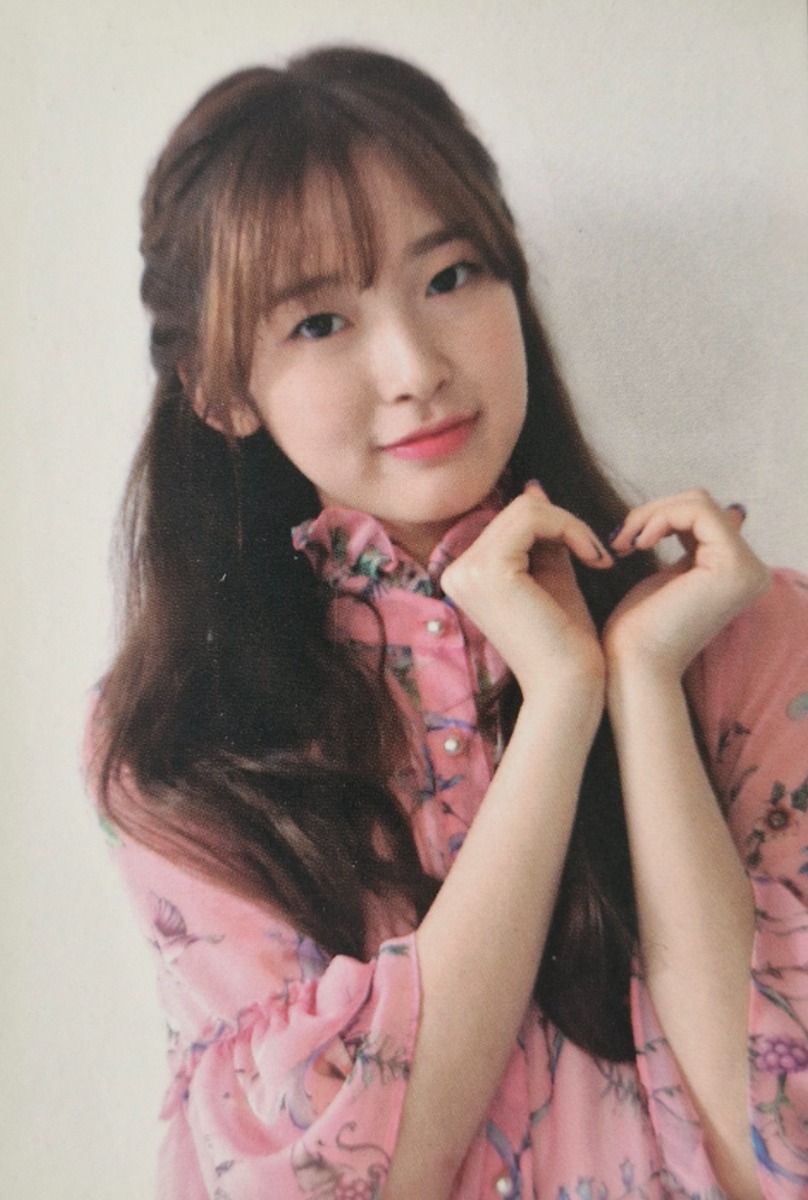 Arin OH MY GIRL photocard back side - Styling Card