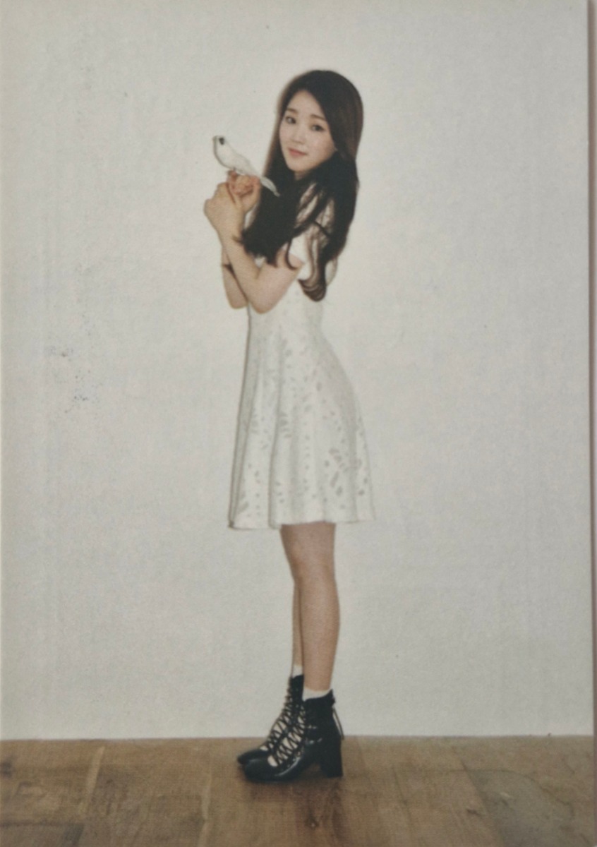 Seunghee OH MY GIRL photocard back side - Styling Photocard