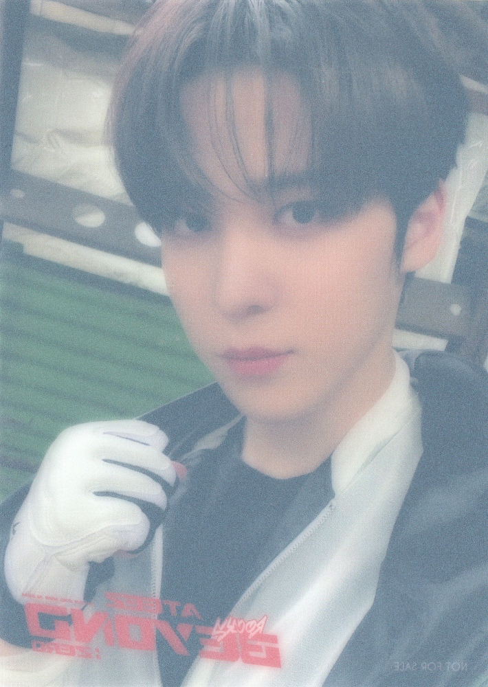 Yunho ATEEZ photocard back side - Clear Card