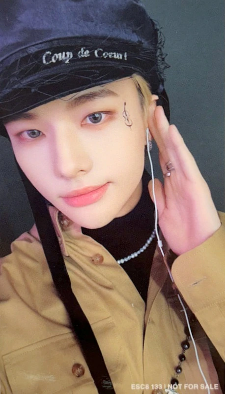 Hyunjin Stray Kids photocard back side - Double Sided Photocard