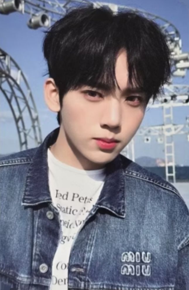 Yujin ZEROBASEONE photocard back side - Preorder