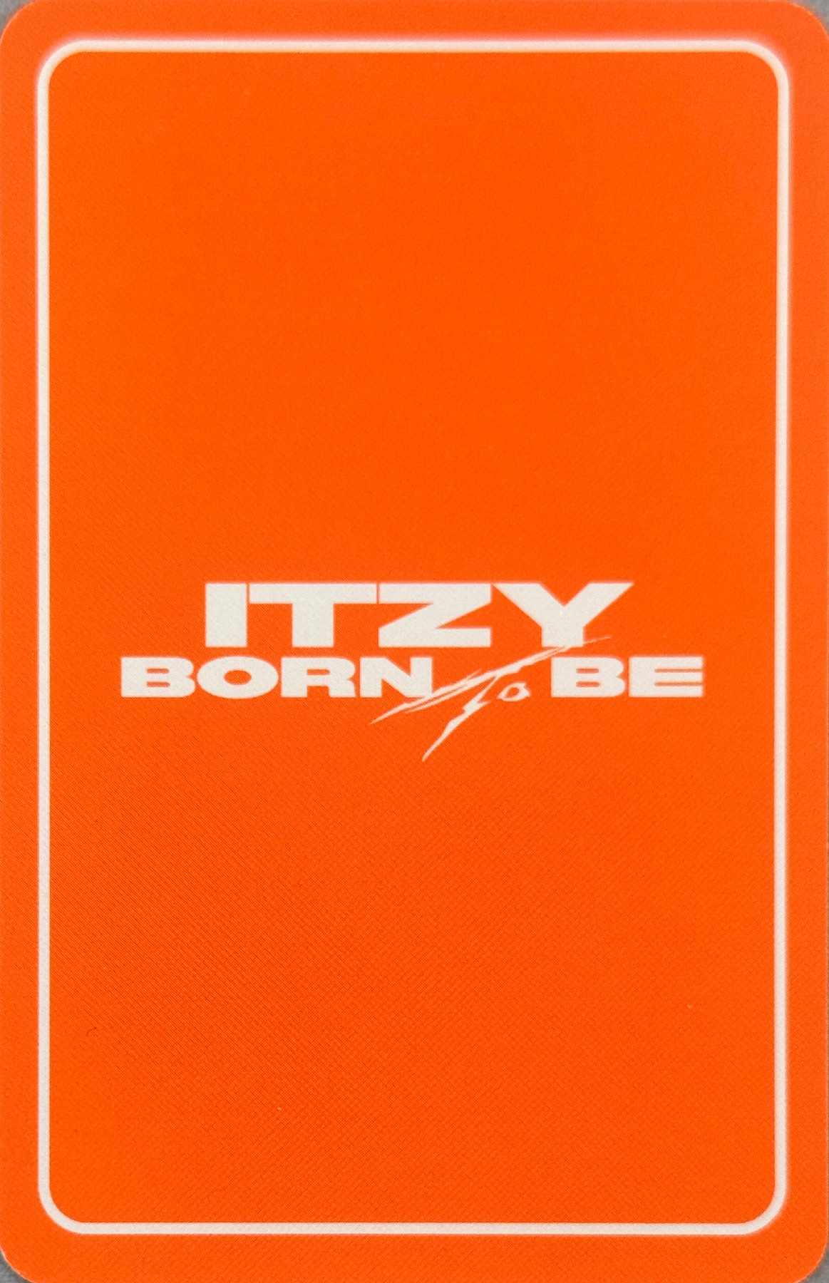Yuna & Yeji ITZY photocard back side - Photocards