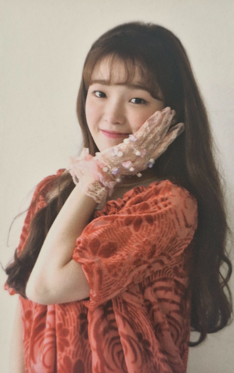 Seunghee OH MY GIRL photocard back side - Styling Card