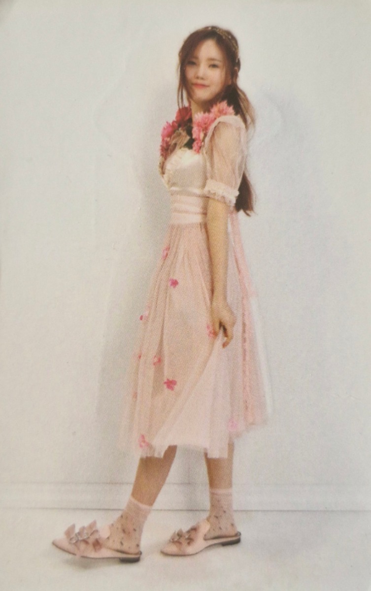Hyojung OH MY GIRL photocard back side - Regular Photocard