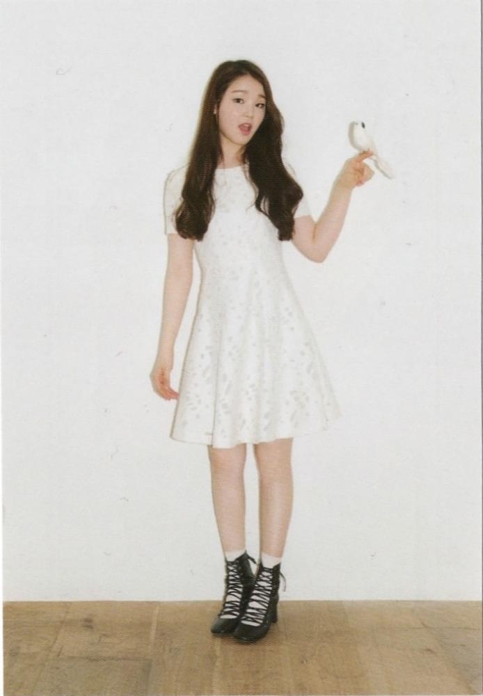 Seung Hee photocard back