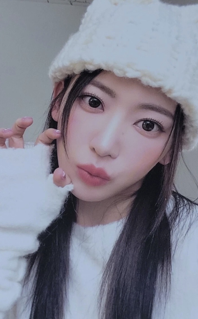 Sakura LE SSERAFIM photocard from Photocard