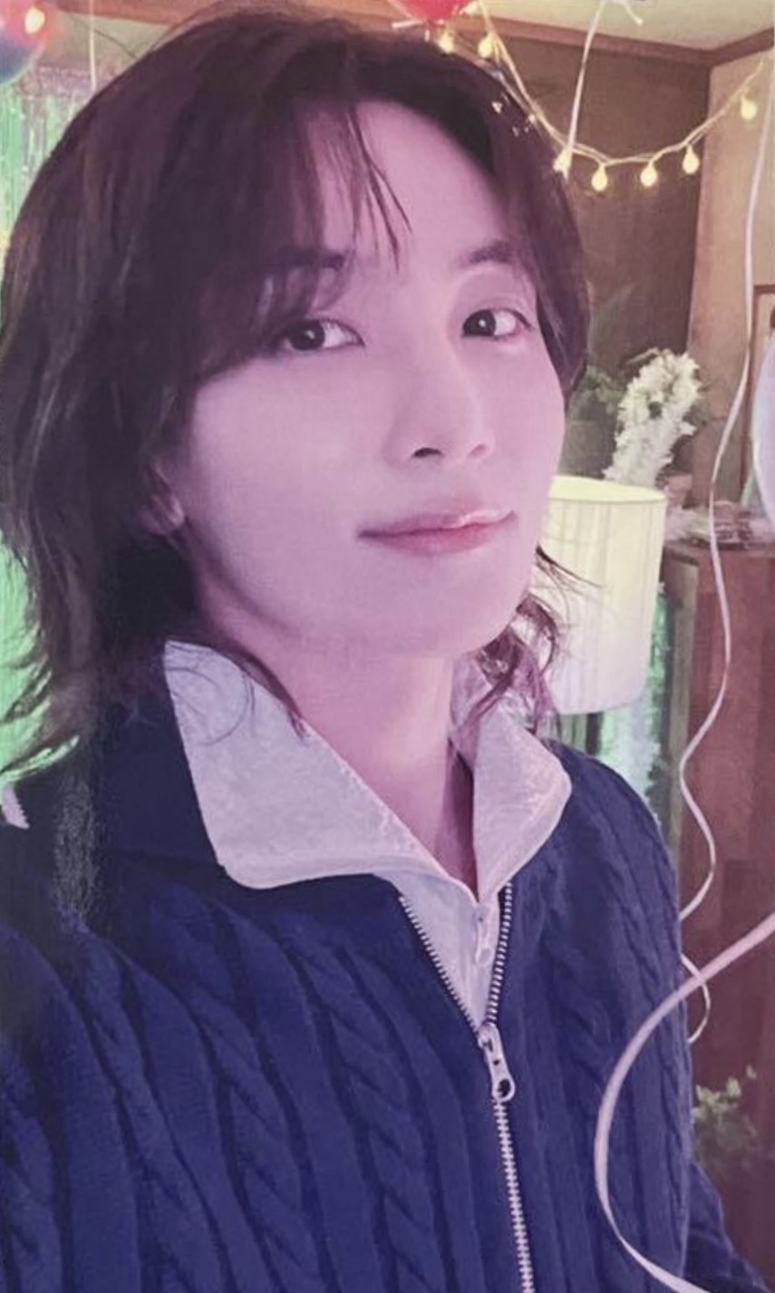 Jeonghan SEVENTEEN photocard from Osaka Purchase Benefit