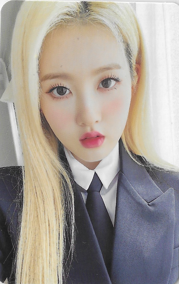 SWITH 1st MEMBERSHIP: Holiday in STAYC Photocards