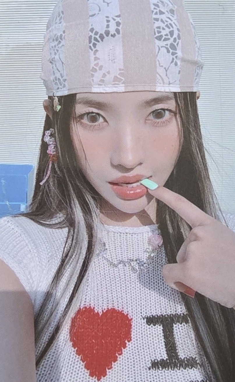 Soyeon I-DLE photocard from Photocard
