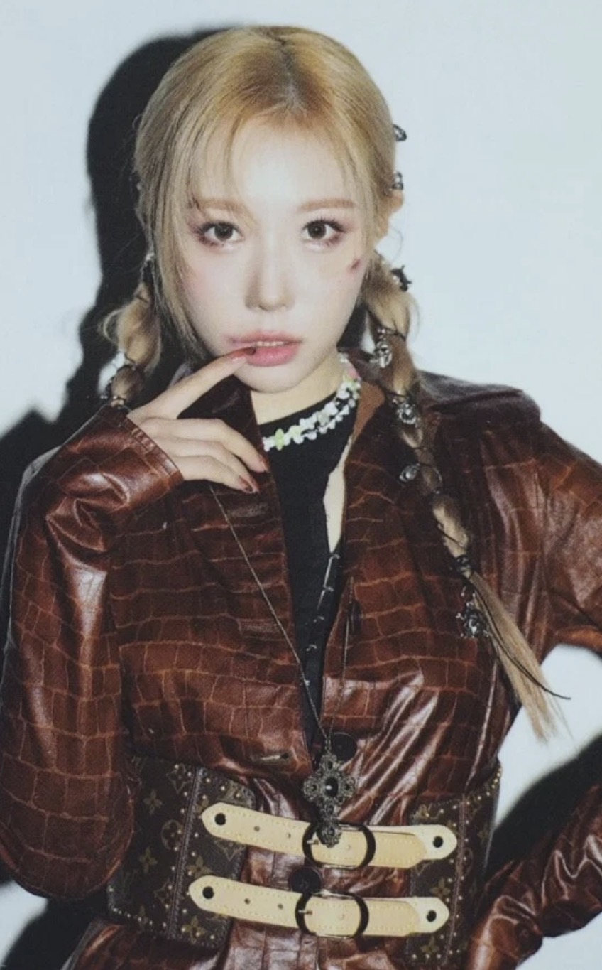 Handong Dreamcatcher photocard from Photocards