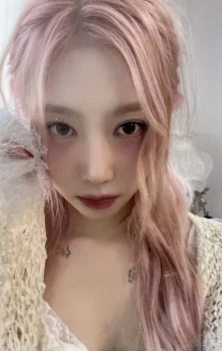 Handong Dreamcatcher photocard from Photocards