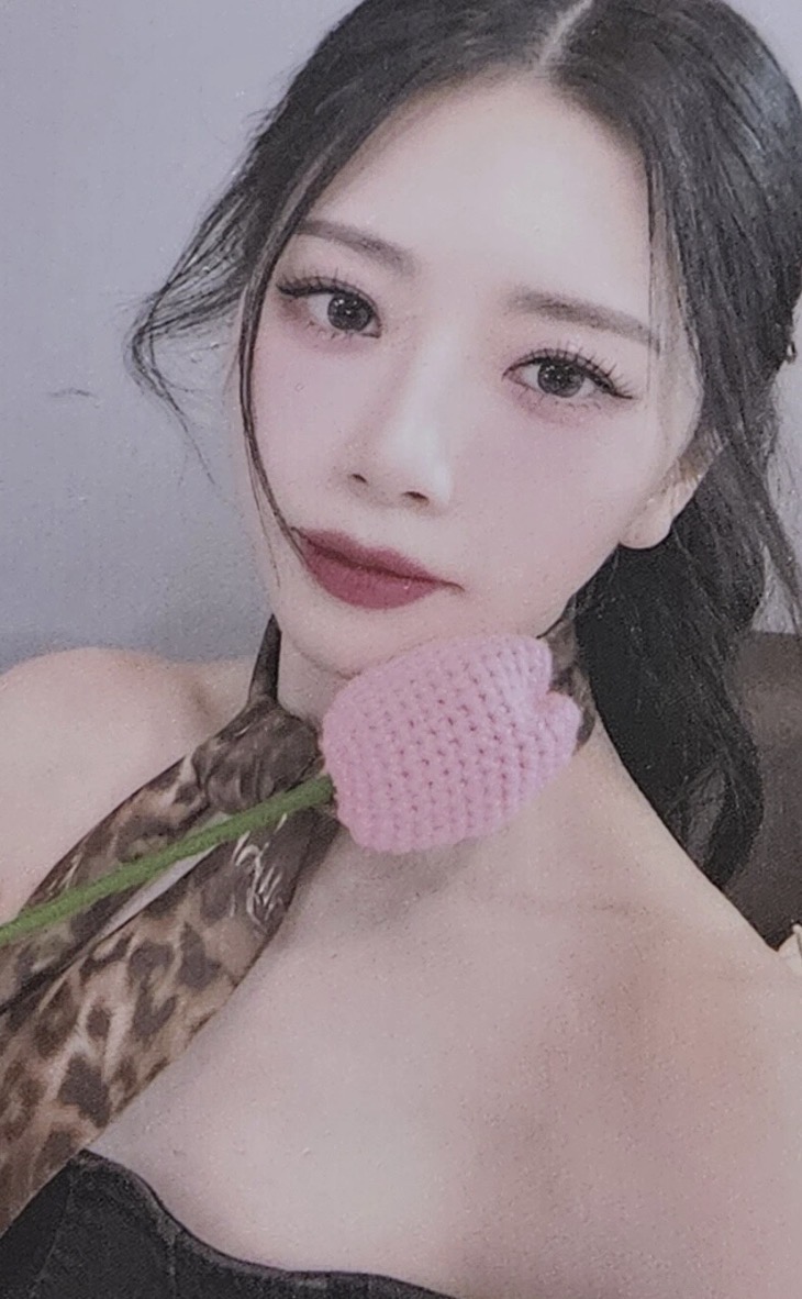 JiU Dreamcatcher photocard from Lucky Draw Benefit