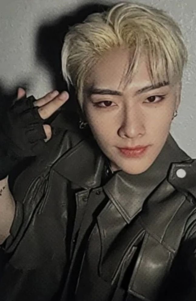 Mwave 1.0 Giveaway Event