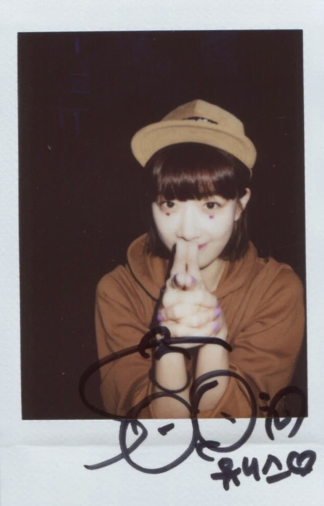 Autographed pob Autographed Polaroid