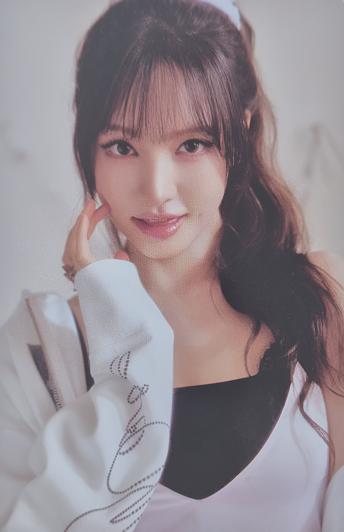 IVE 2nd World Tour 'SHOW WHAT I AM' Random Photocards Pack