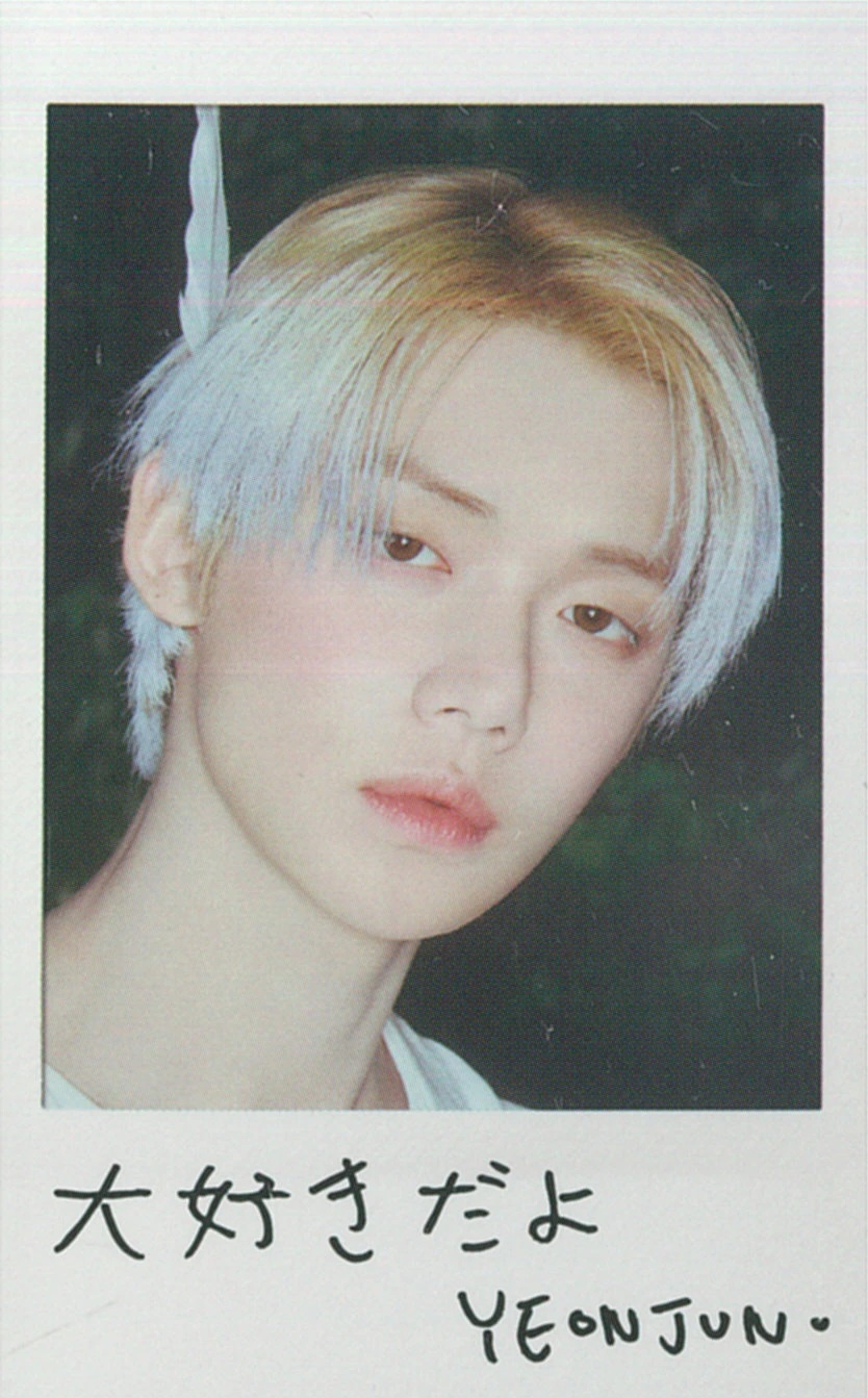 Yeonjun TXT photocard from Instant Photocard