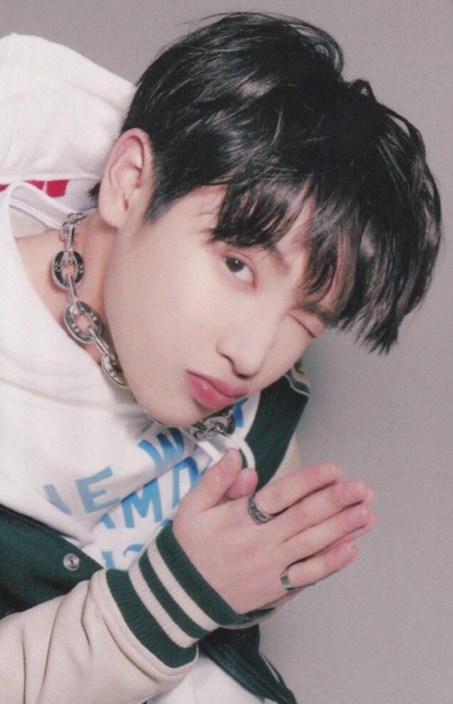 Hunter xikers photocard from Preorder Benefit