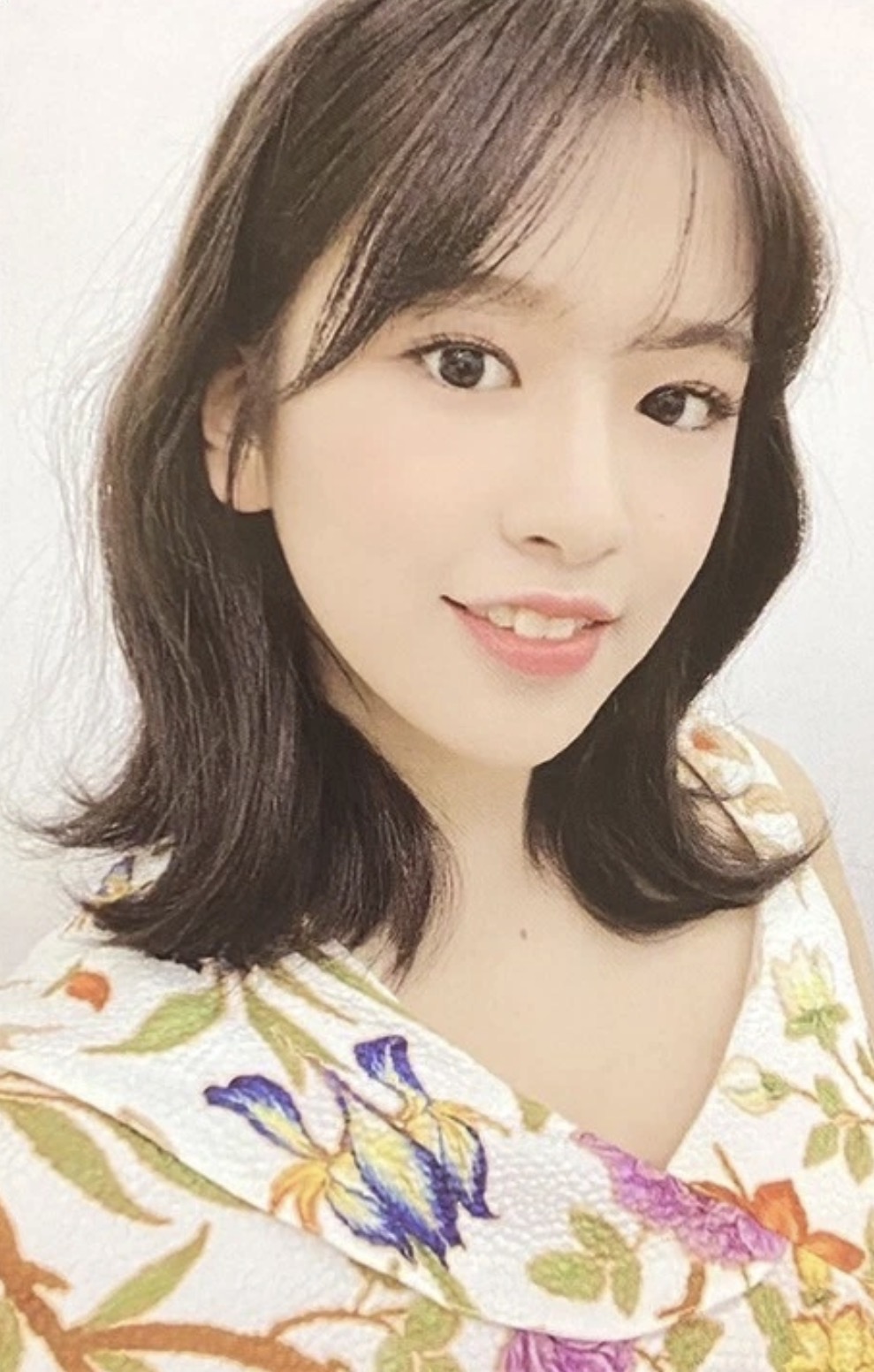 Yujin IZ*ONE photocard from Photocard