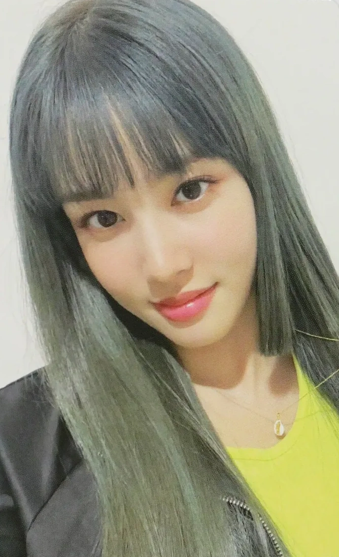 Yoon STAYC photocard from Benefit