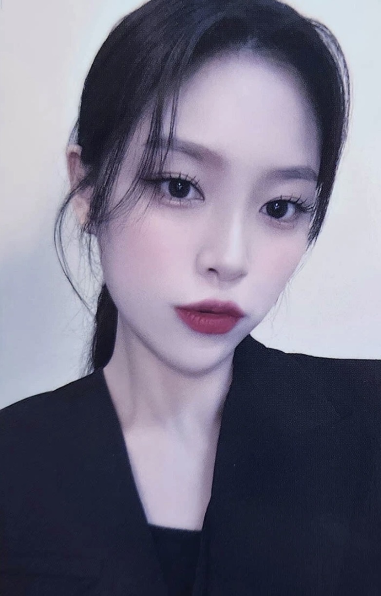 Hyunjin LOONA photocard Trading Cards