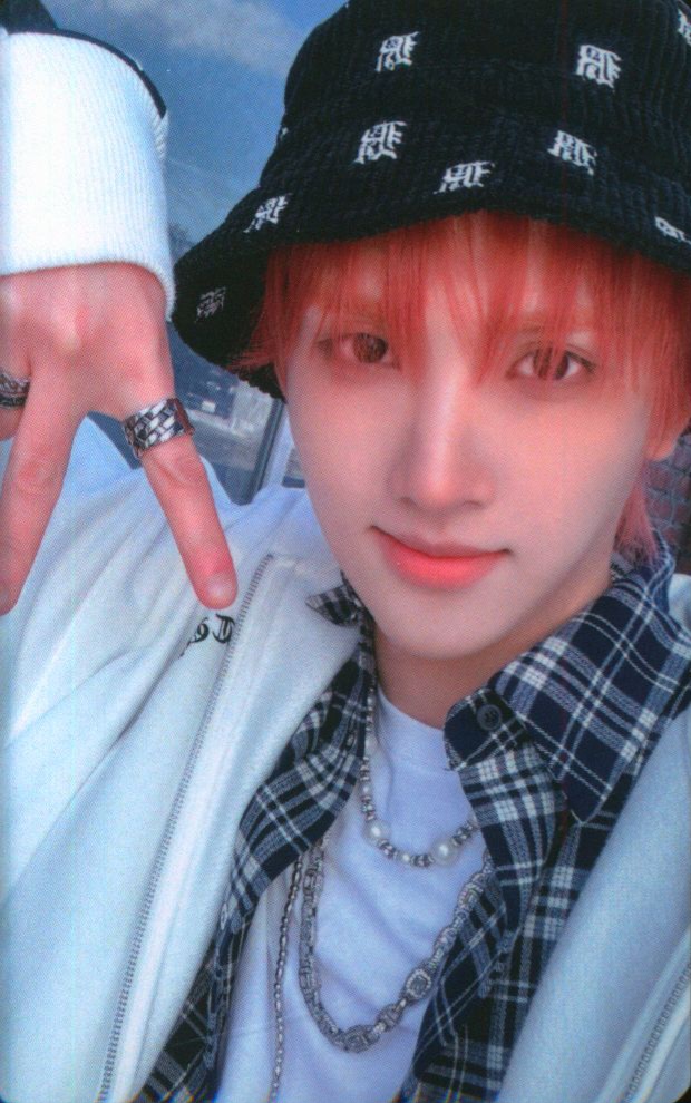 Seeun xikers photocard from Benefit