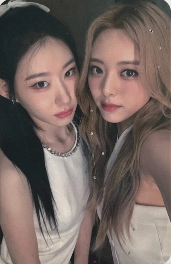  ITZY photocard from Online