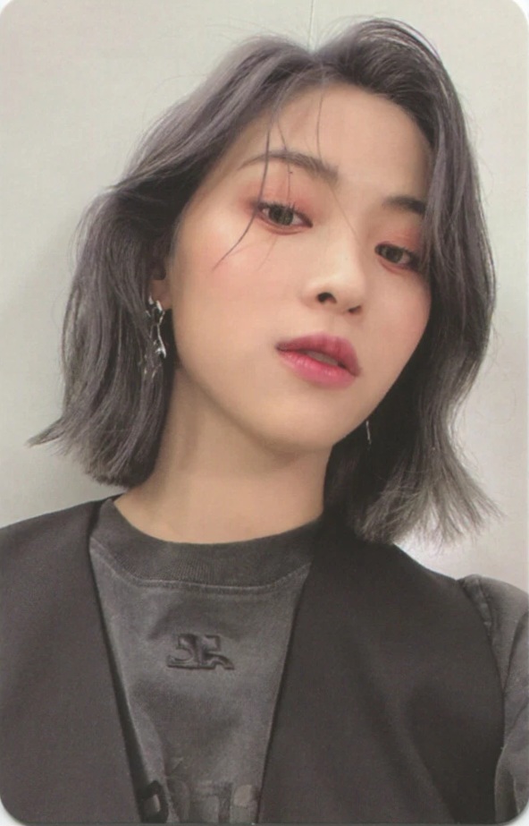 Ryujin ITZY photocard - Cheshire Photocard