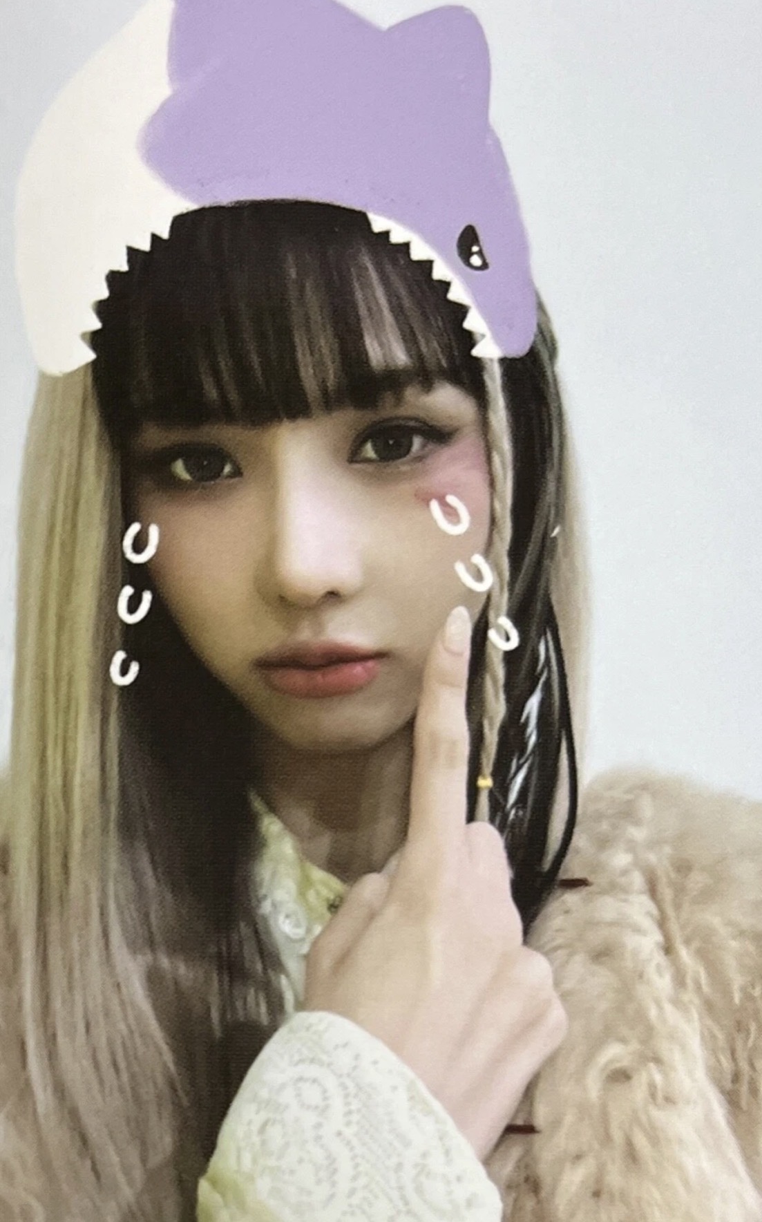 Yoohyeon Dreamcatcher photocard from Photocard