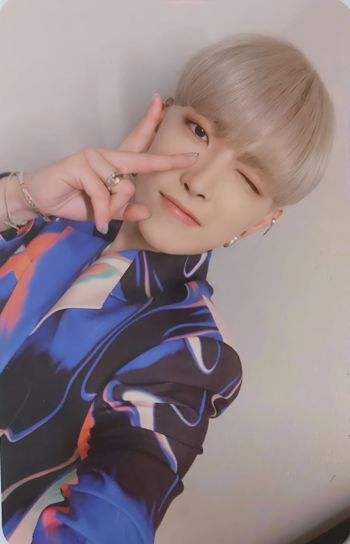 Hongjoong ATEEZ photocard from Preorder