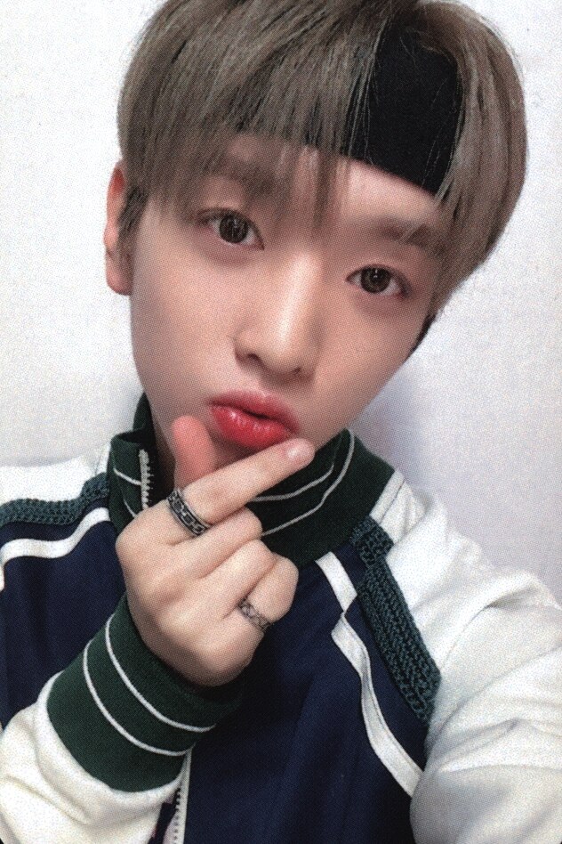 Yujun xikers photocard from Offline