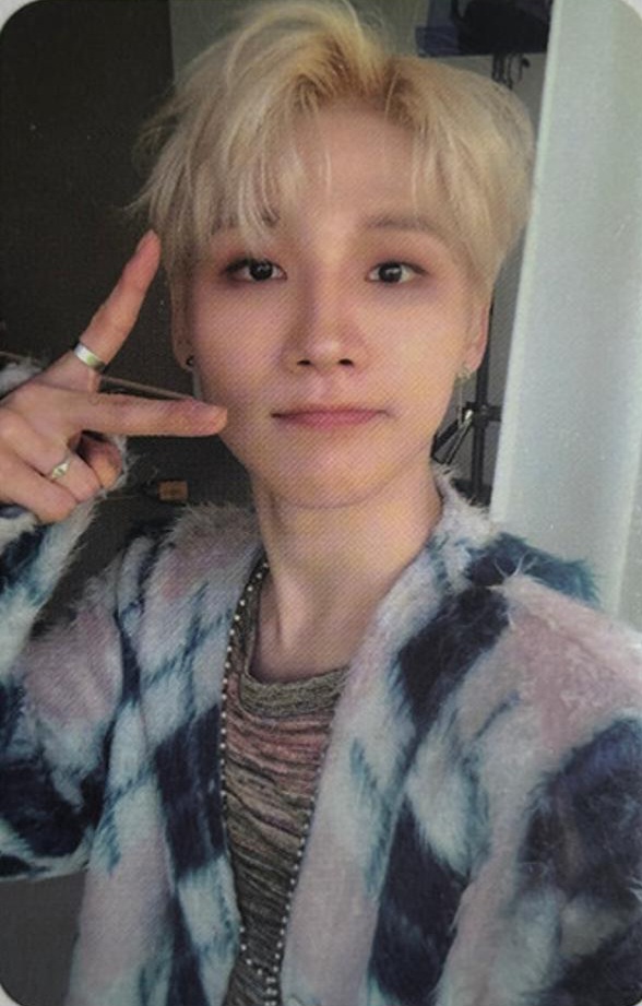 Woong AB6IX photocard from Photocard