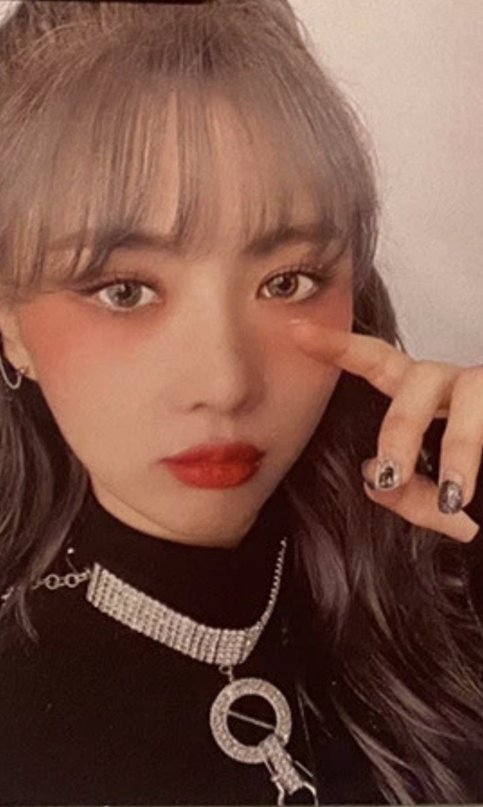 Yoohyeon Dreamcatcher photocard from Preorder Benefit