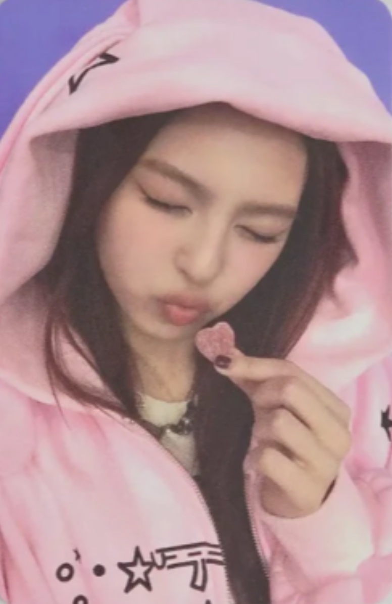 Chiquita BABYMONSTER photocard from Benefit
