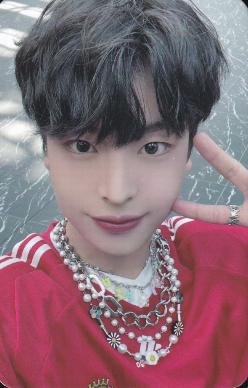 Yechan xikers photocard - HOUSE OF TRICKY:
Doorbell Ringing Benefit (Platform ver.)