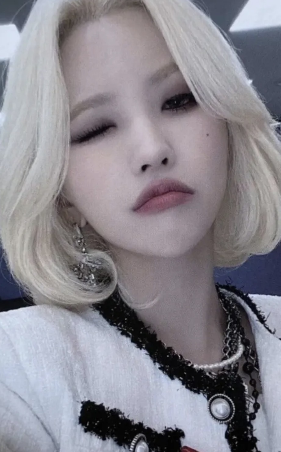 Soyeon I-DLE photocard from Offline