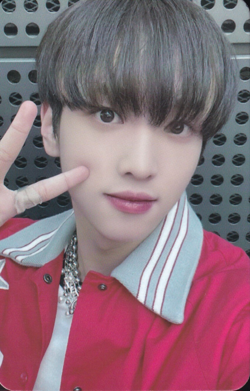 Yujun xikers photocard - HOUSE OF TRICKY:
Doorbell Ringing Benefit (Platform ver.)