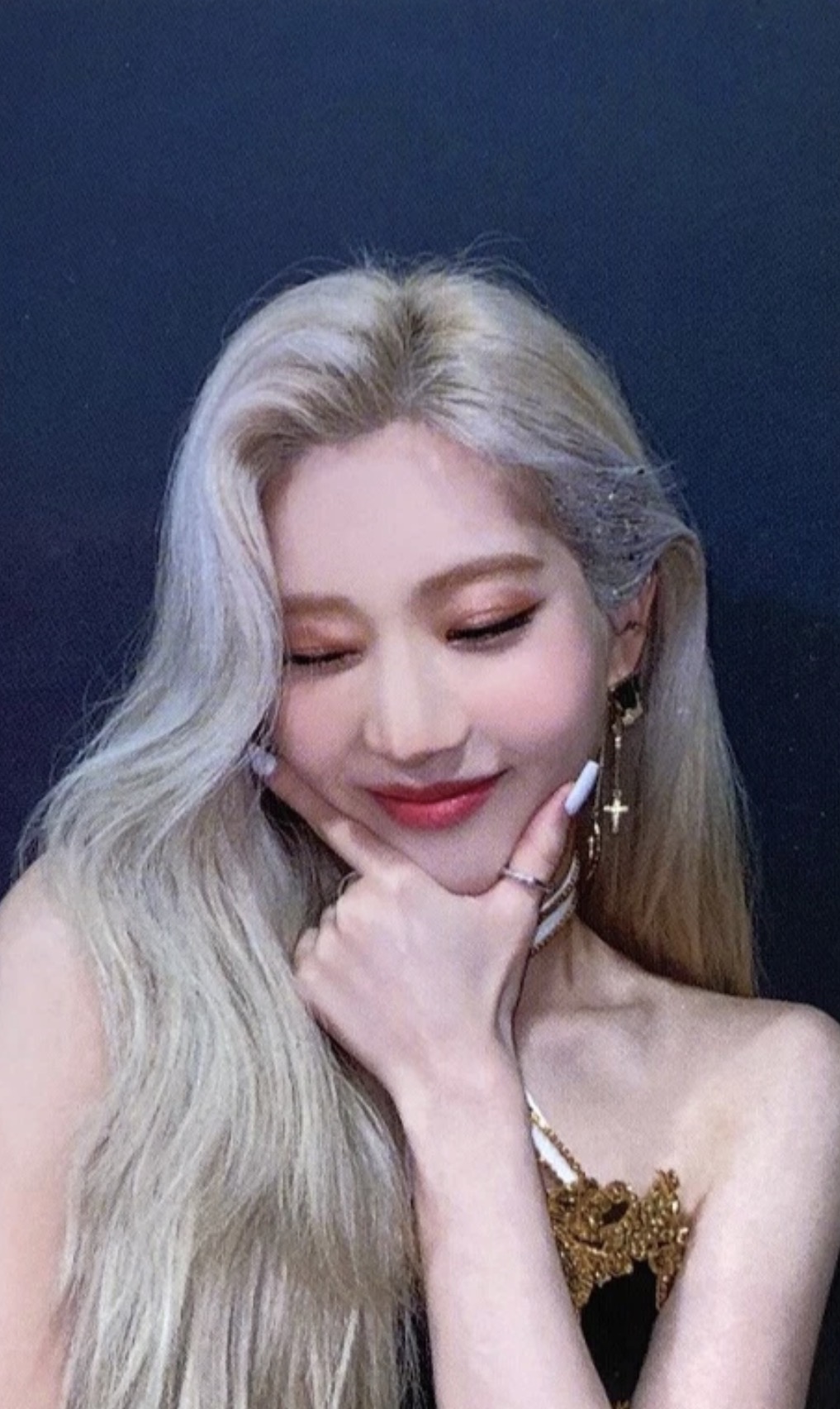 Kim Lip LOONA photocard from Photocard