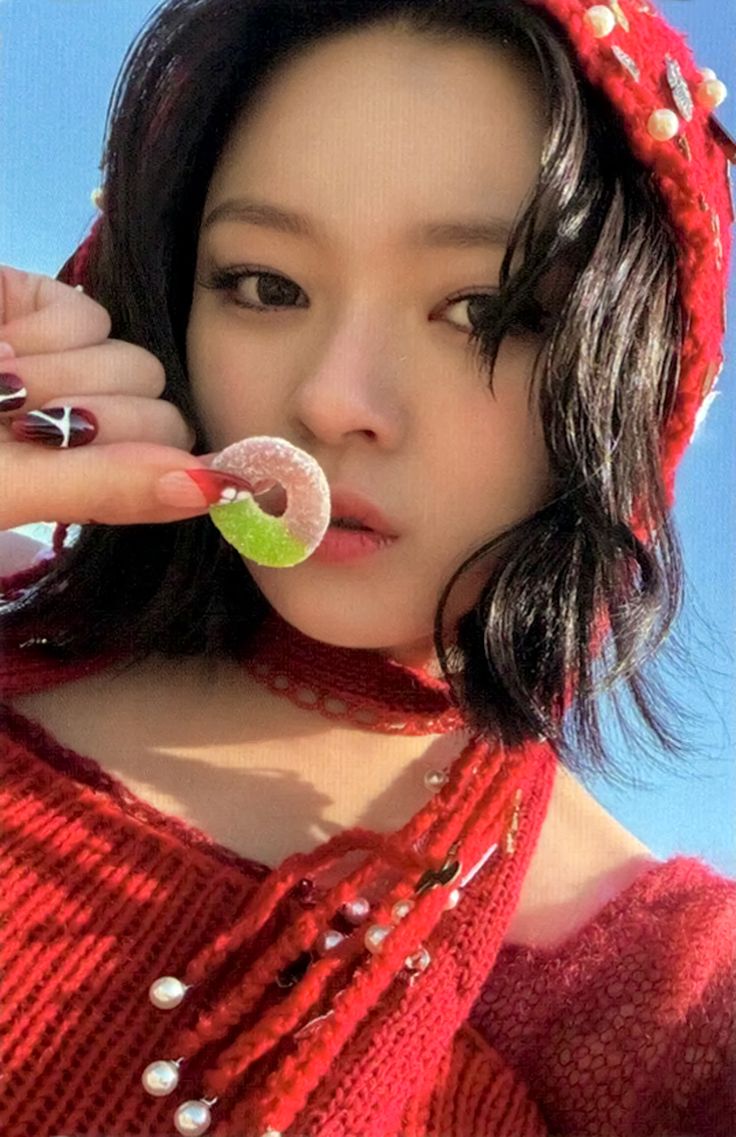Jeongyeon TWICE photocard from Preorder