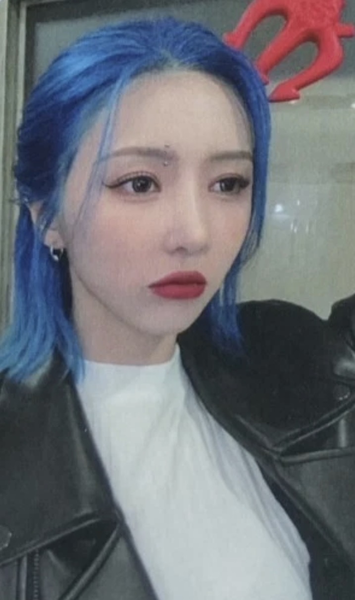 Yoohyeon Dreamcatcher photocard from Benefit
