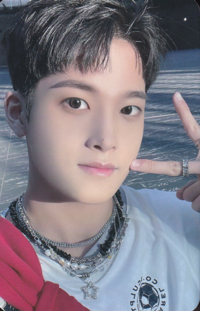 Junmin xikers photocard from Benefit (Platform ver.)