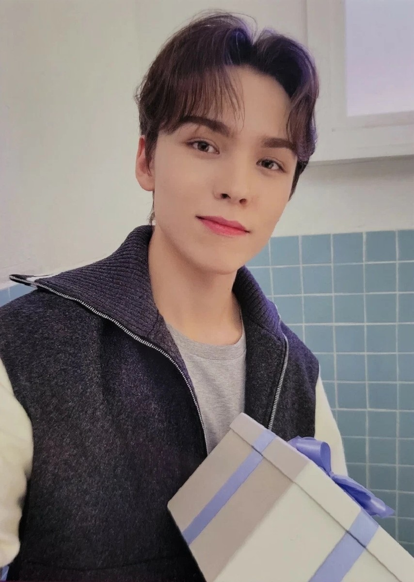 Vernon SEVENTEEN photocard from Christmas Card