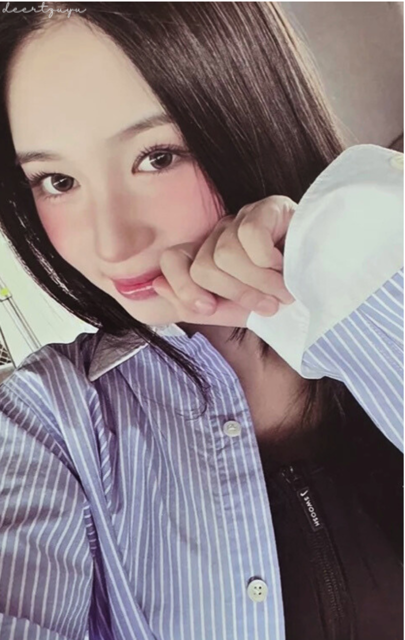 Yeowon USPEER photocard from Photocards