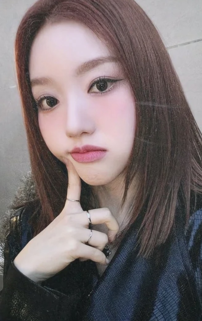 Gowon Loossemble photocard from Photocard