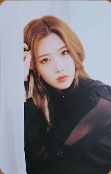 Kim Lip LOONA photocard from Random Photocard